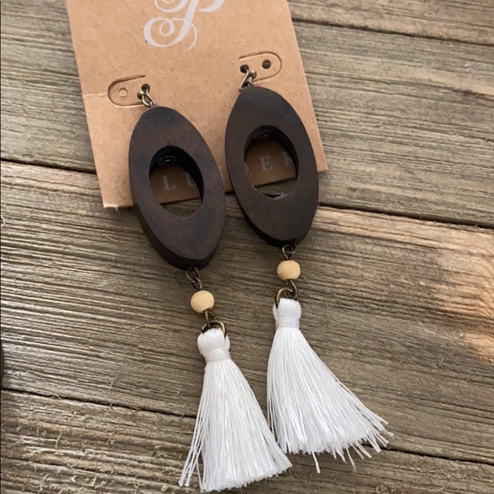 Plunder Brown White Saylor Set Necklace & Earrings - Picture 3 of 5